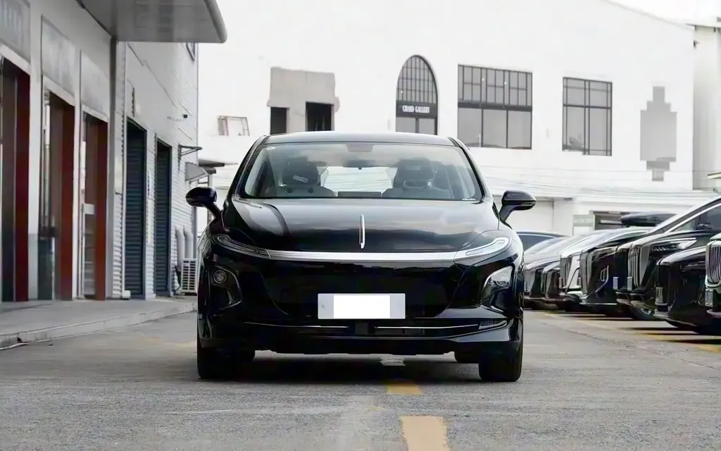 FAW Launches Hongqi E-QM5 Battery Swap Edition at $12,600