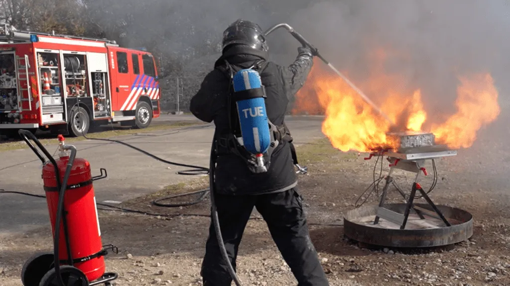 PFAS-free hydrogel for lithium-ion battery fire training