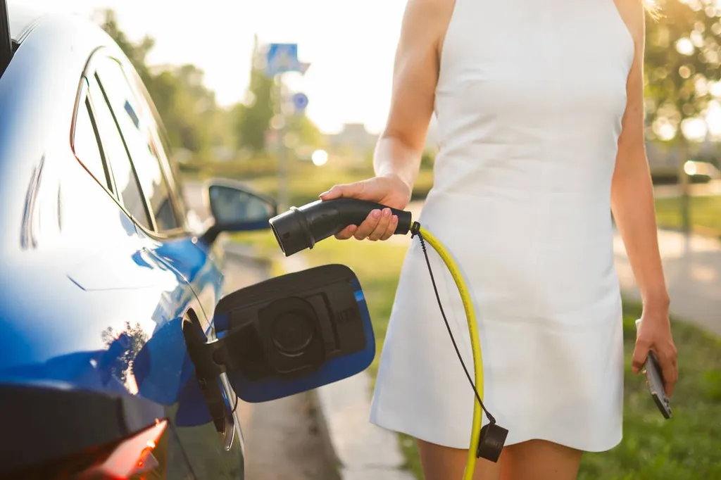 Energy Networks Australia urges open-access kerbside charging reform