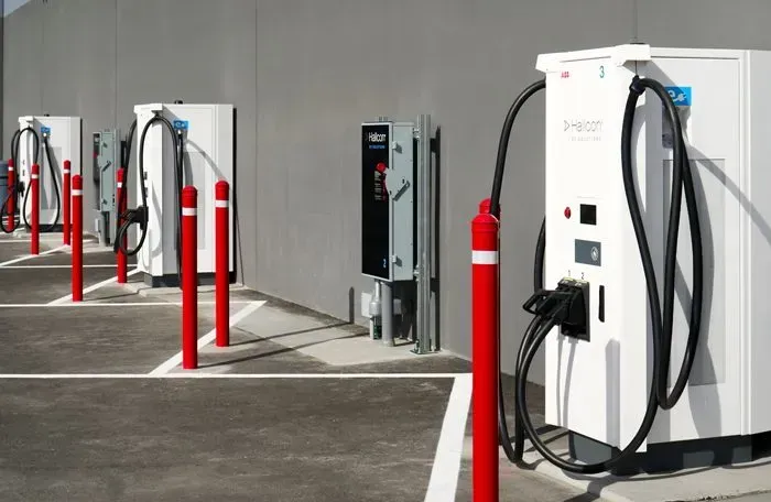 Hallcon Initiates Large EV Charging Facility in Redmond