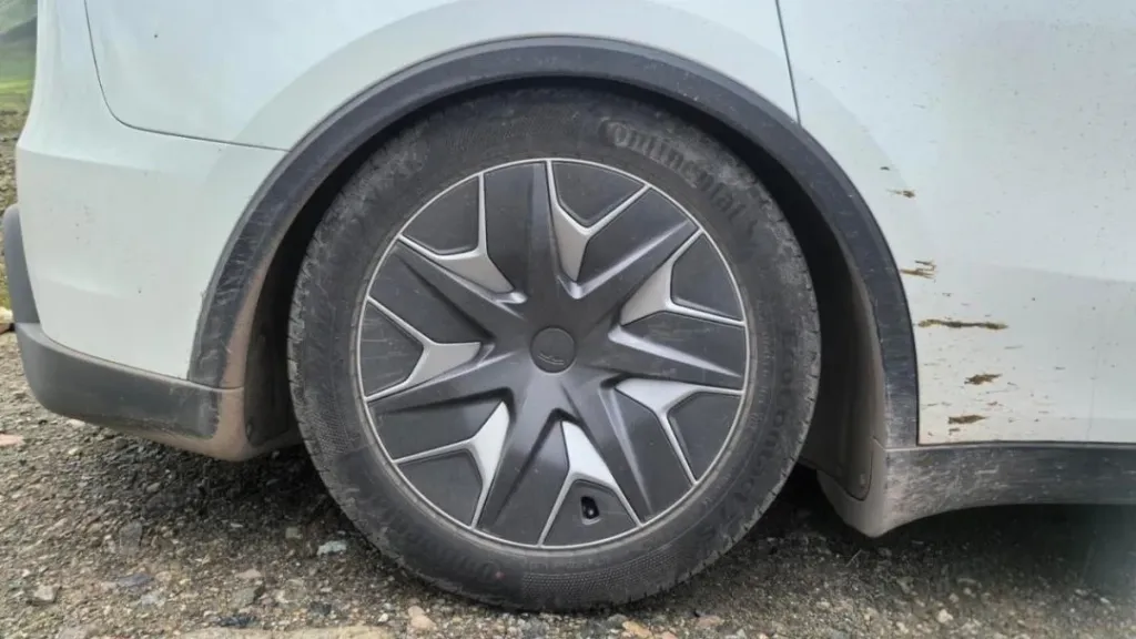 Tesla Model Y L owners report recurring rear suspension failures in China