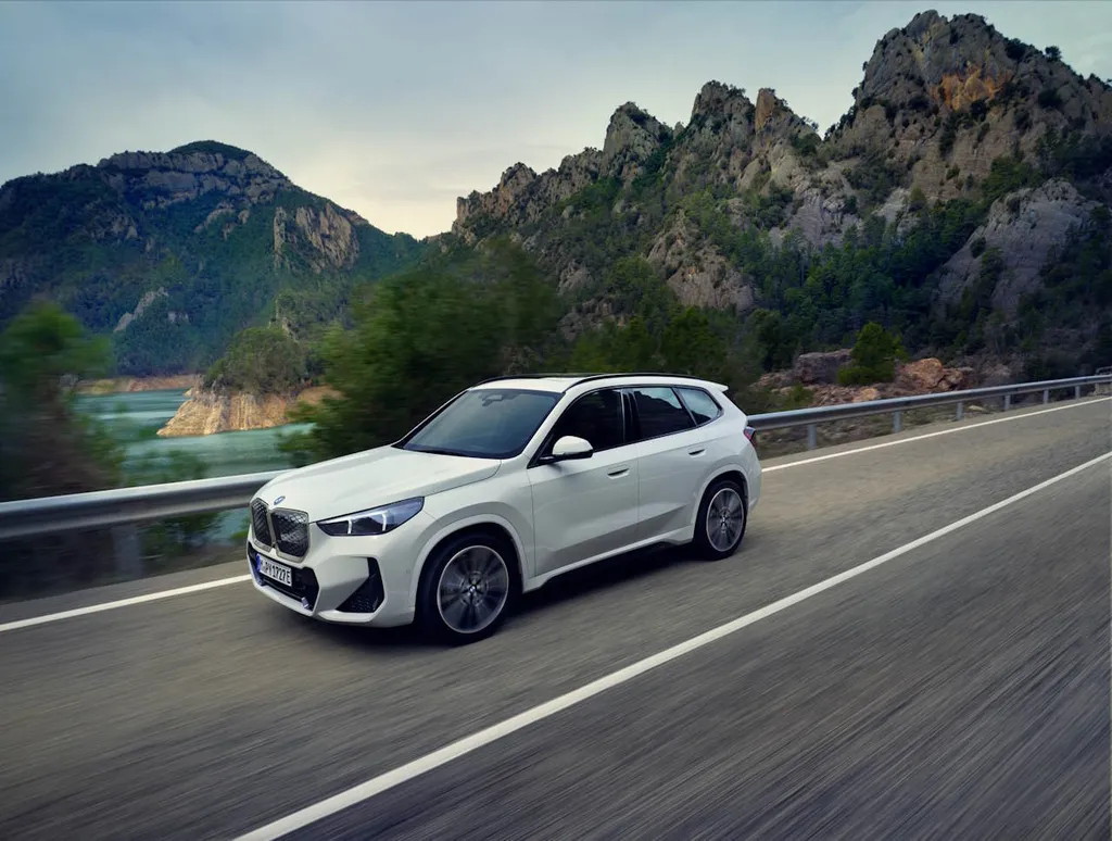 BMW reduces Australian prices for iX1 and iX2