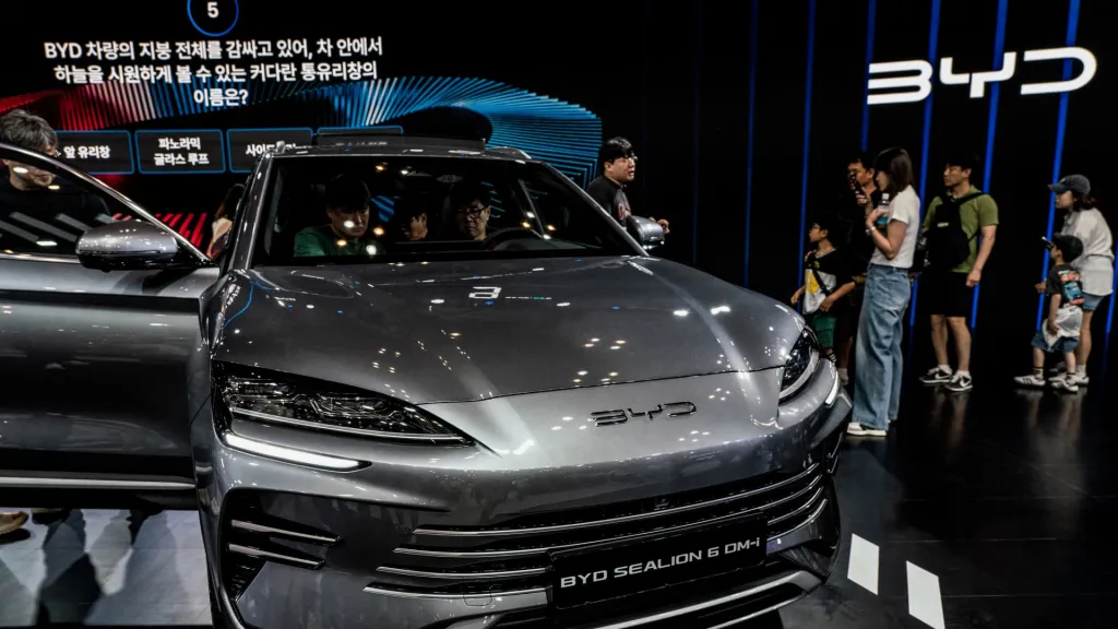Automakers urge US Congress to ban Chinese connected vehicles