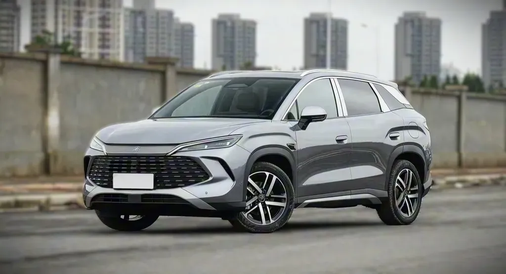 2026 BYD Song L DM-i Launches with 200km Electric Range