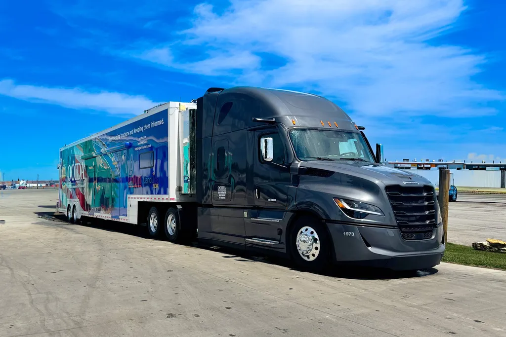 Freightliner supplies new Cascadia for OOIDA outreach tour