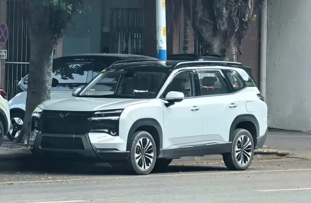 SGMW to Launch Wuling Starlight 560 SUV with Multiple Powertrains