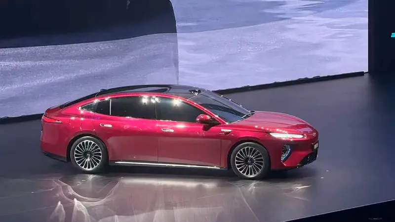 BYD unveils Seal 08 sedan with 1,000 km range target