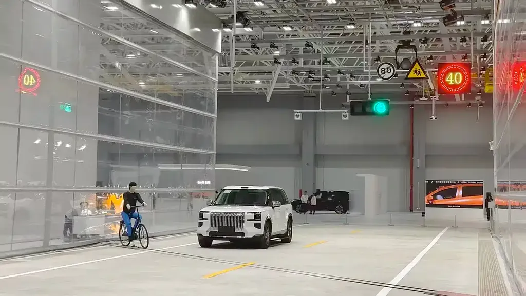Geely opens world's largest automotive safety centre