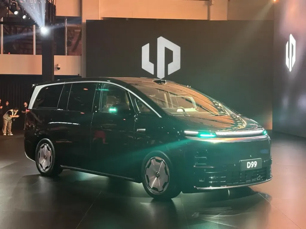 Leapmotor launches D99 MPV with BEV and EREV options
