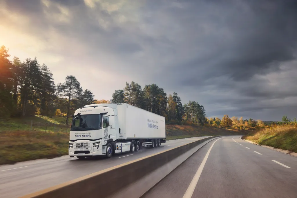Renault Trucks launches E-Tech T electric tractor range