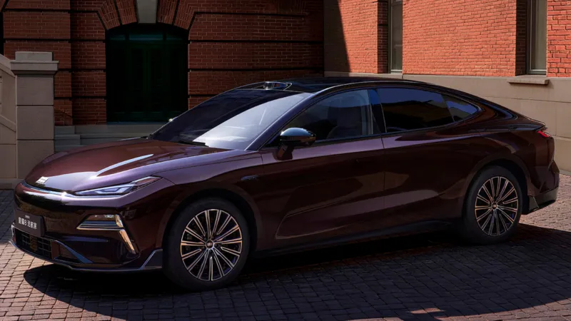 Geely updates Starshine 8 PHEV with 225 km EV range