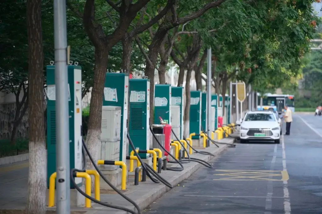 China begins phasing out electric-vehicle tax exemptions