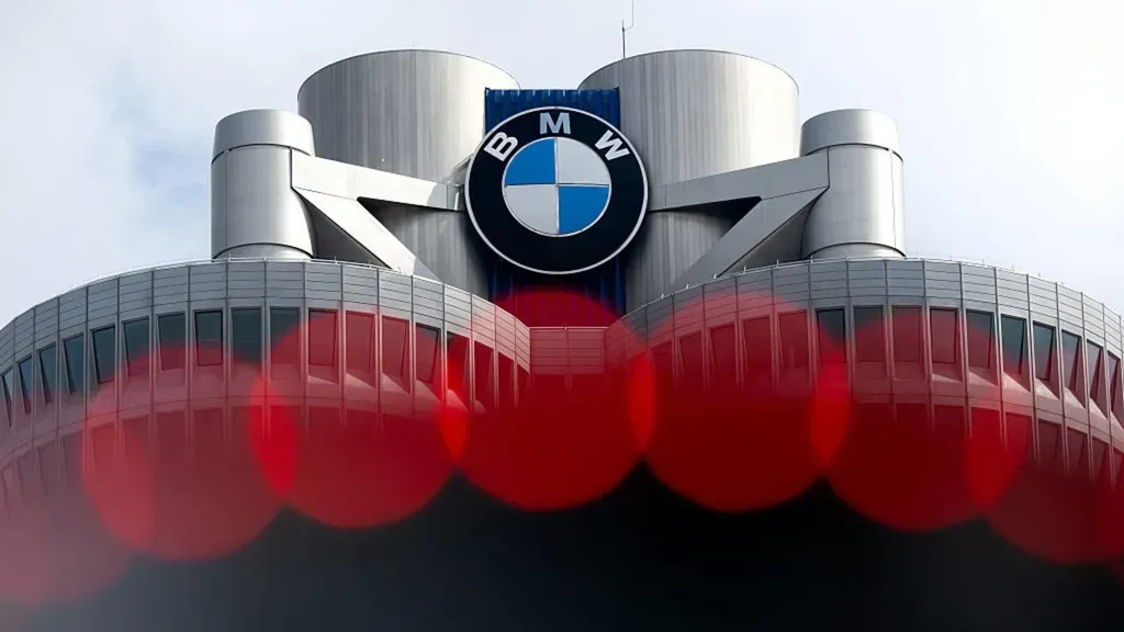 BMW Unveils iX3 EV, Advances Software to Compete Globally