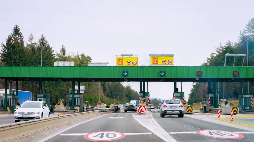 DARS and Q-Free Launch Roadside Units in Slovenia