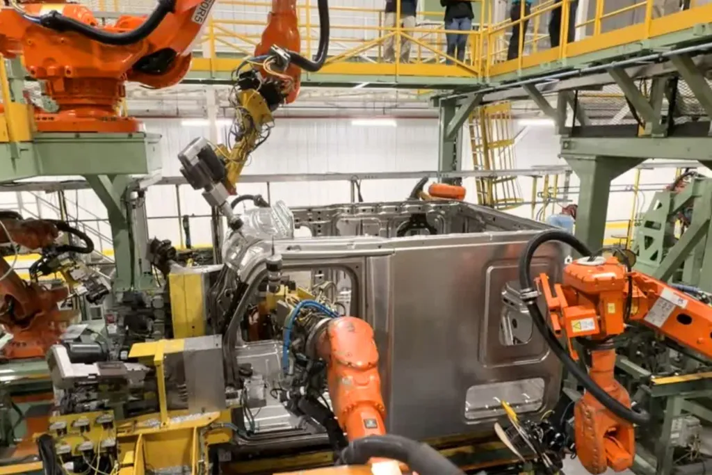 DTNA Evaluates Sites for New US Truck Assembly Plant