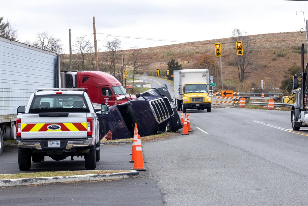 US senators question FMCSA over truck and bus crash data