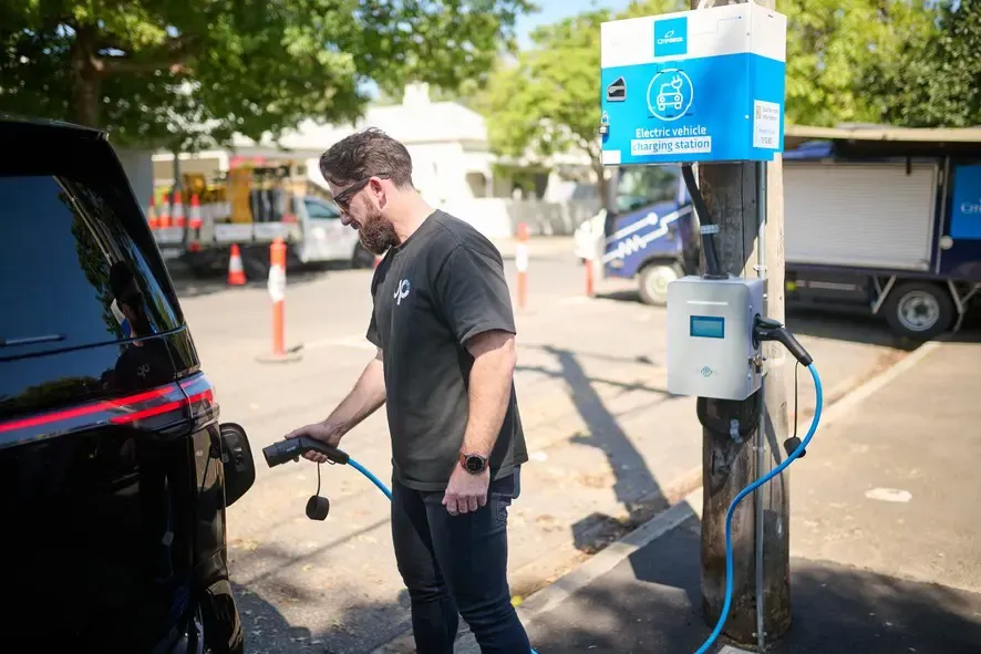 Power network installs first of 100 pole-mounted EV chargers