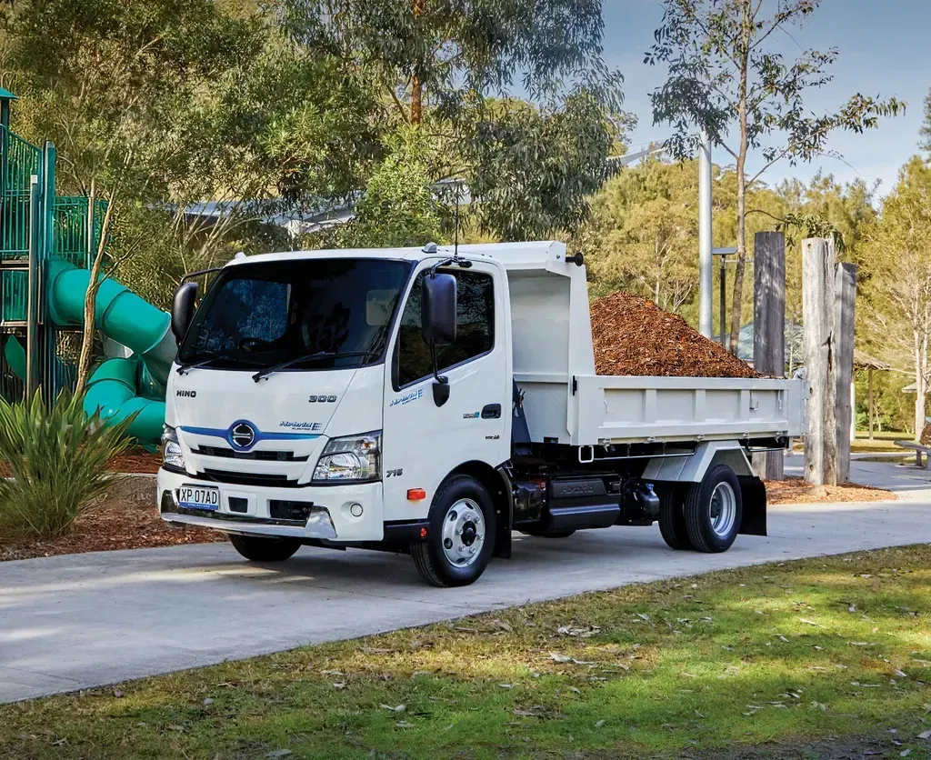 Hino 300 Hybrid Electric Offers 20% Fuel Savings