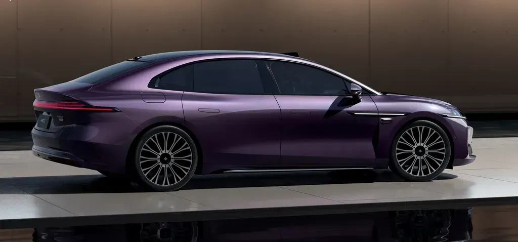 GAC Hyptec Unveils A800 EREV Sedan with Huawei Technology