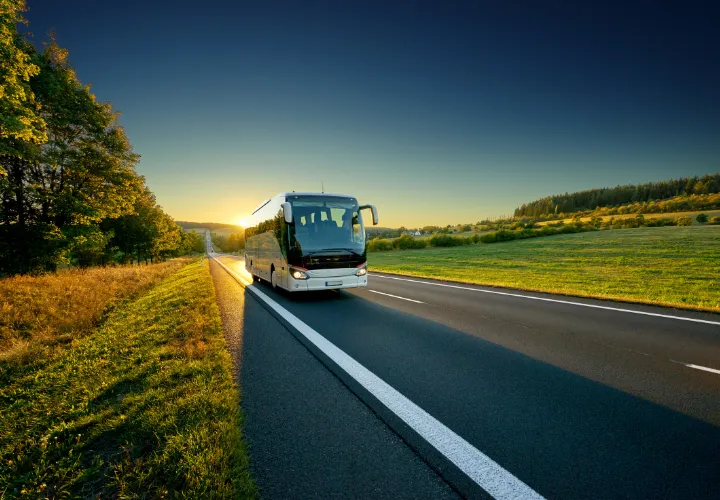 Microlise partners with Ferdia to connect coach operations and fleet data