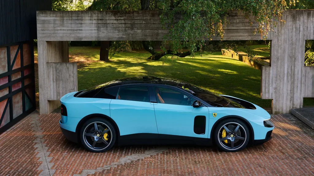 Lamborghini CEO Defends Move Away From Full EVs