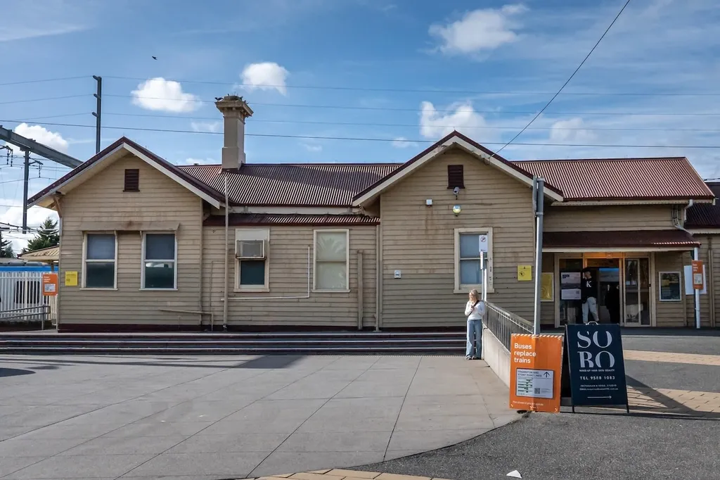 Mordialloc Station precinct works continue with road upgrades