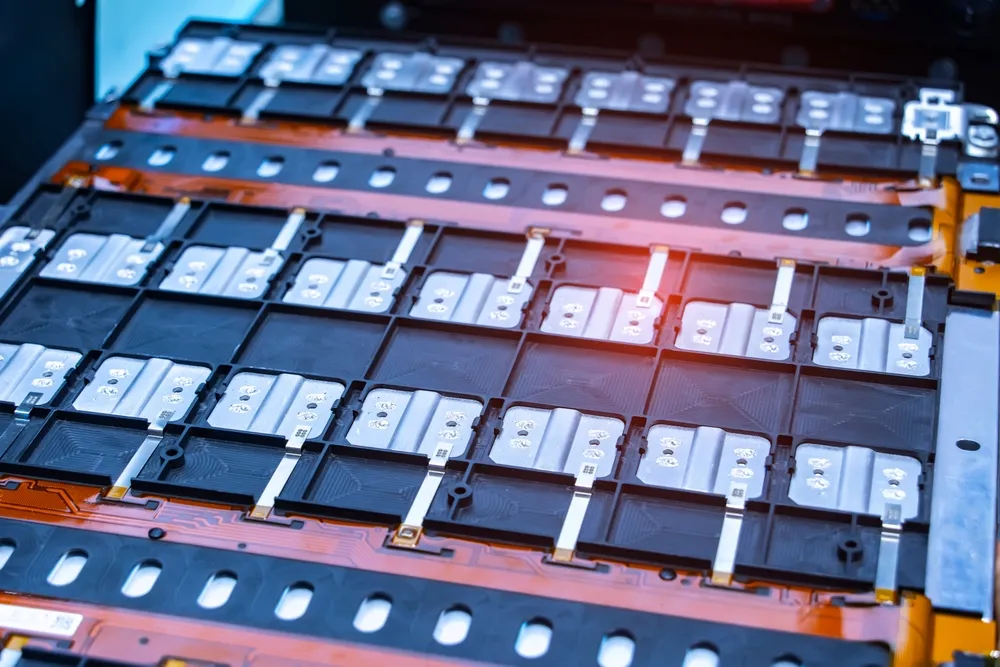 Improved EV batteries offset heat-related degradation