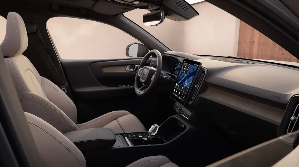 Volvo updates 40 series with enhanced driver assistance and AI