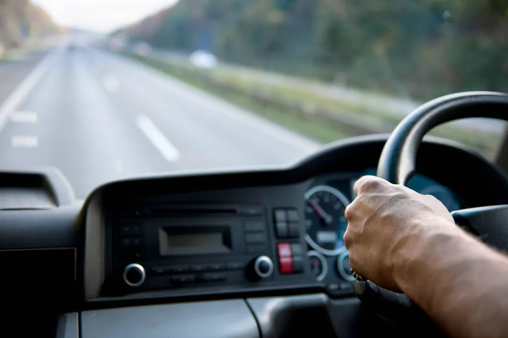 UK drivers favour AI coaching from dashcam footage, Geotab survey finds