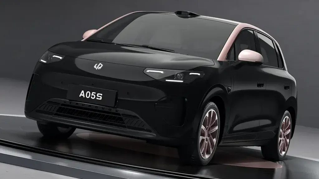 Leapmotor reveals A05S sedan interior with LiDAR-assisted driving