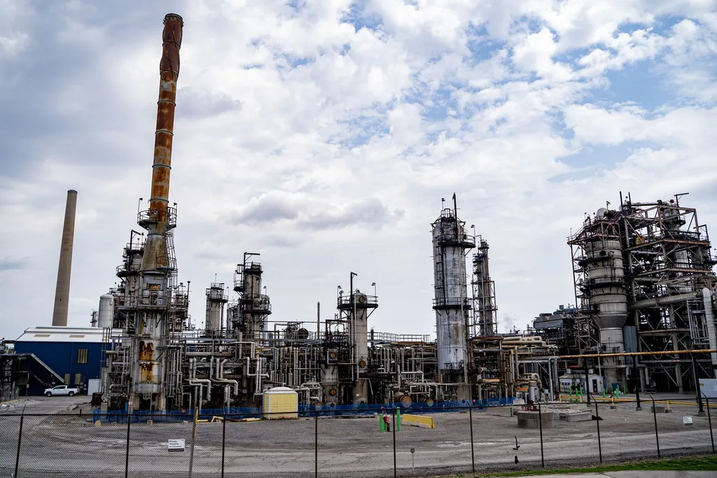 HF Sinclair plans lubricants spin-off and Mississauga refinery closure