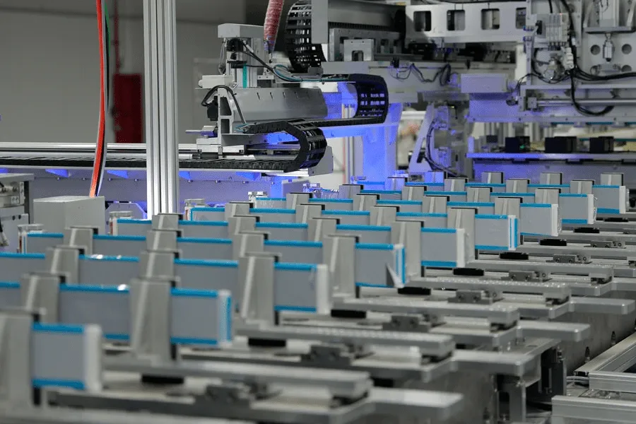 BYD & FAW launch series production of blade battery in Changchun