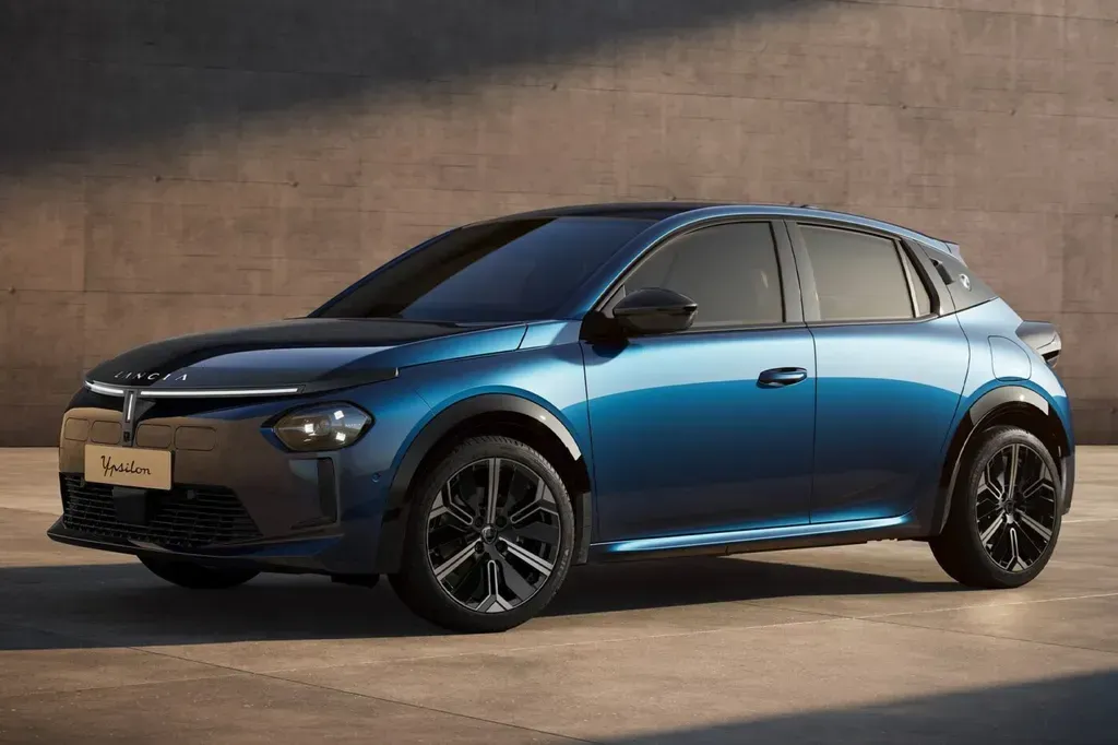 Lancia Ypsilon Revealed as Brand's First All-Electric Model