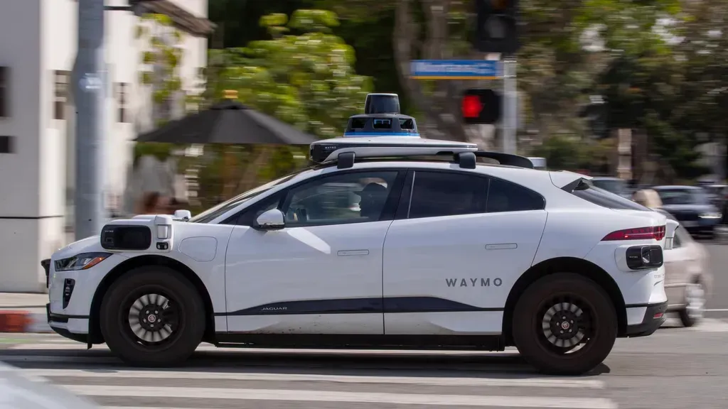 Waymo approved for robotaxi service expansion in LA, San Francisco Peninsula