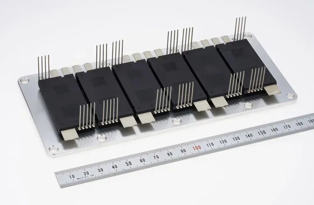 Mitsubishi Electric Releases High-Efficiency SiC and Si Power Modules for Electric Vehicles