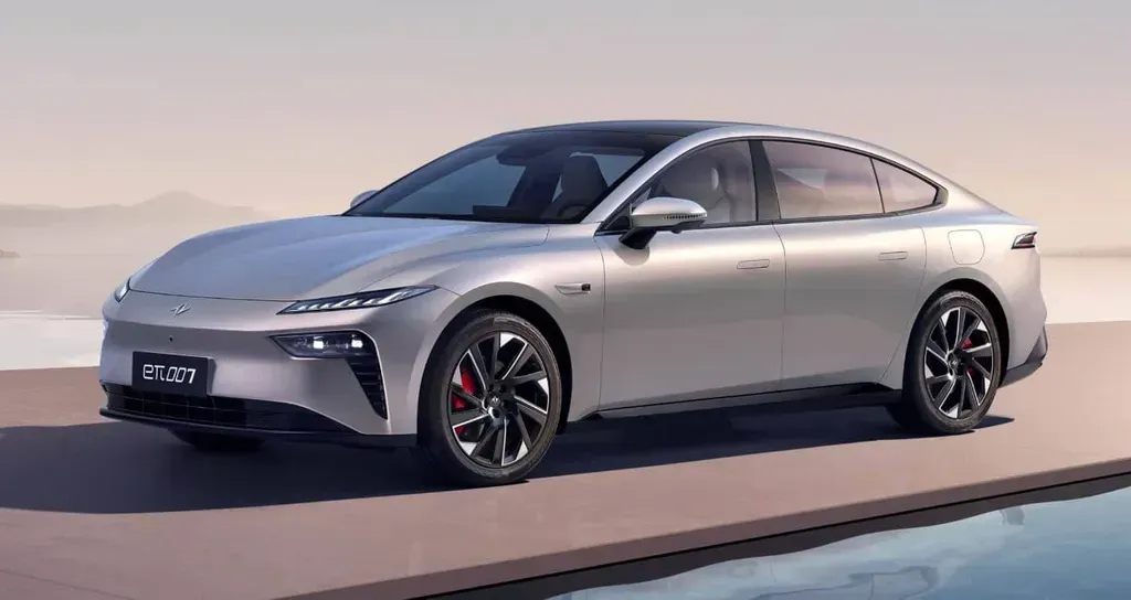 Dongfeng eπ 007 Electric Sedan Enters Chinese Market at Competitive Price