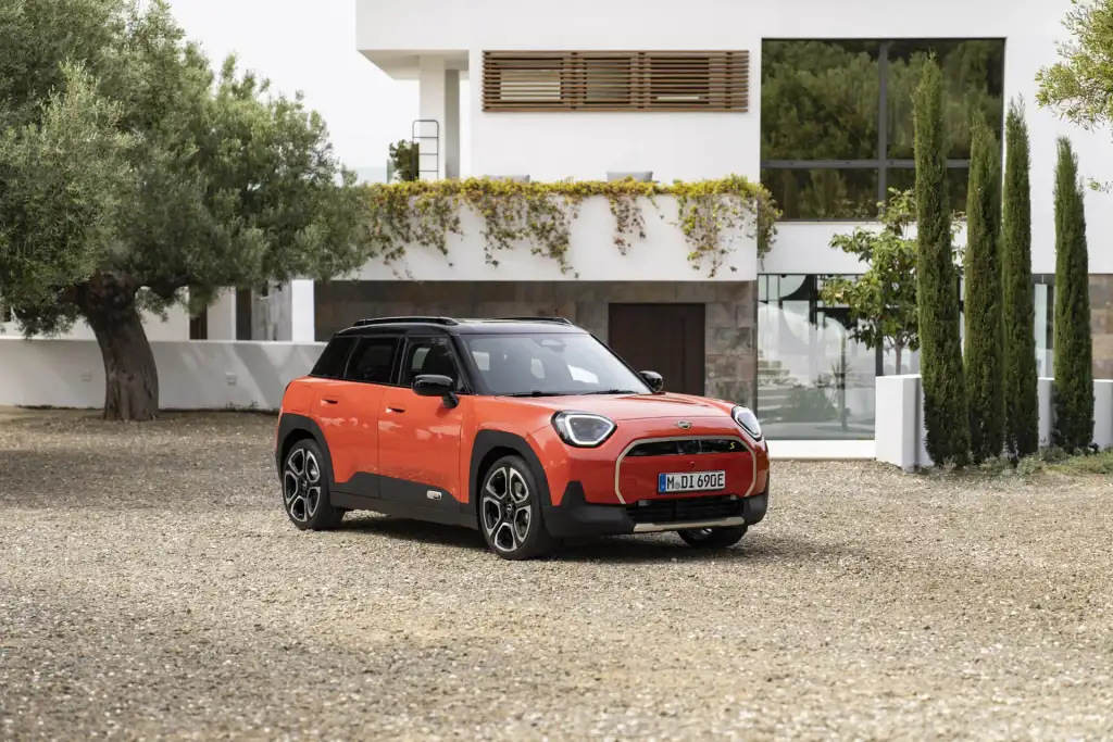 Mini Aceman urban EV fits between Cooper, Countryman