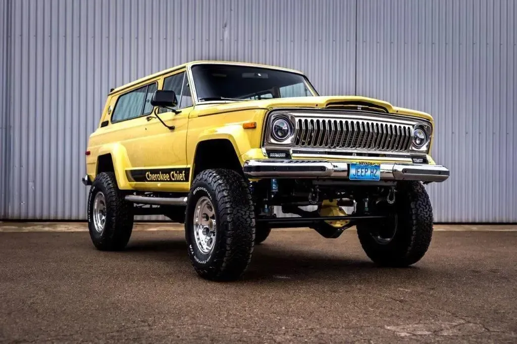 Classic Jeep Cherokee retrofitted with H₂ ICE by Phinia Inc., GCK Group, and Solution F
