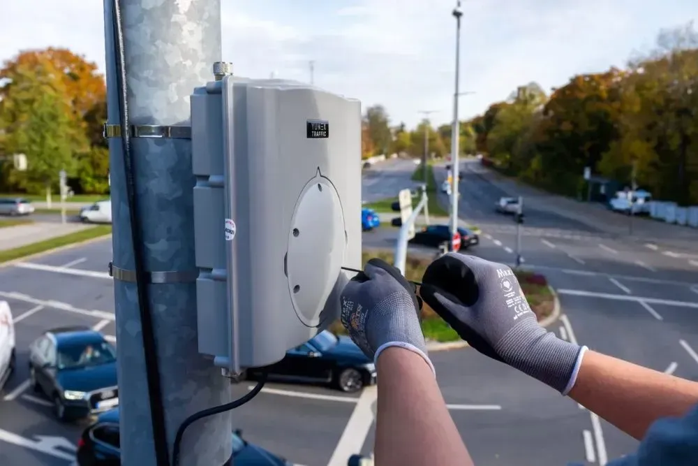 Yunex Traffic Achieves First-Ever EU Trust Level 1 Evaluation for Roadside Units