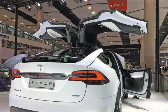 Tesla and Baidu in Talks for Robotaxi Testing in China, Approval Pending
