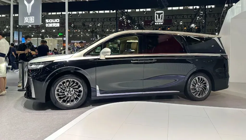 2024 Voyah Dreamer Private Customized Edition Launched at Greater Bay Area Auto Show for 88,400 USD