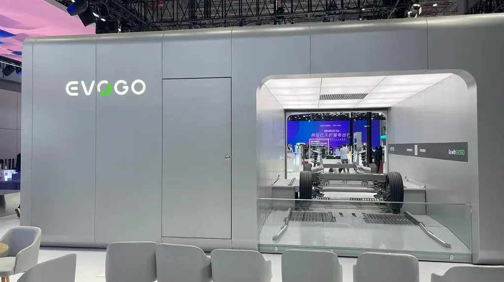 CATL and BAIC form partnership on skateboard chassis and battery swap