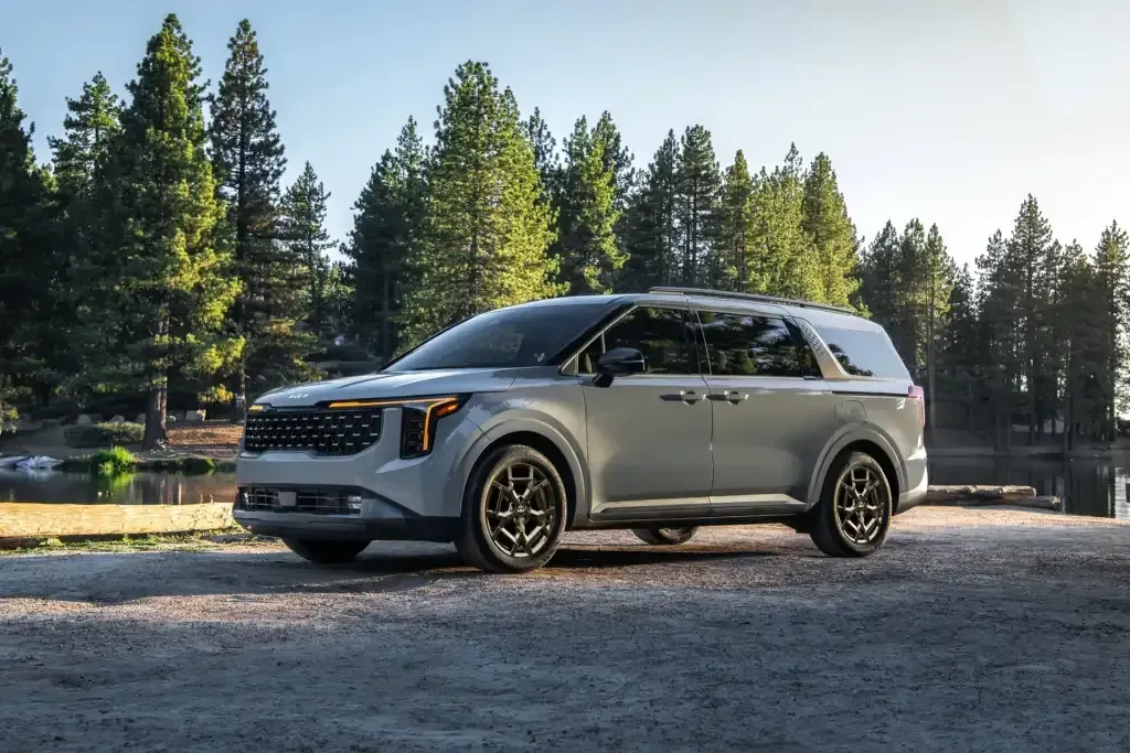 2025 Kia Carnival Hybrid Minivan Pricing and Features