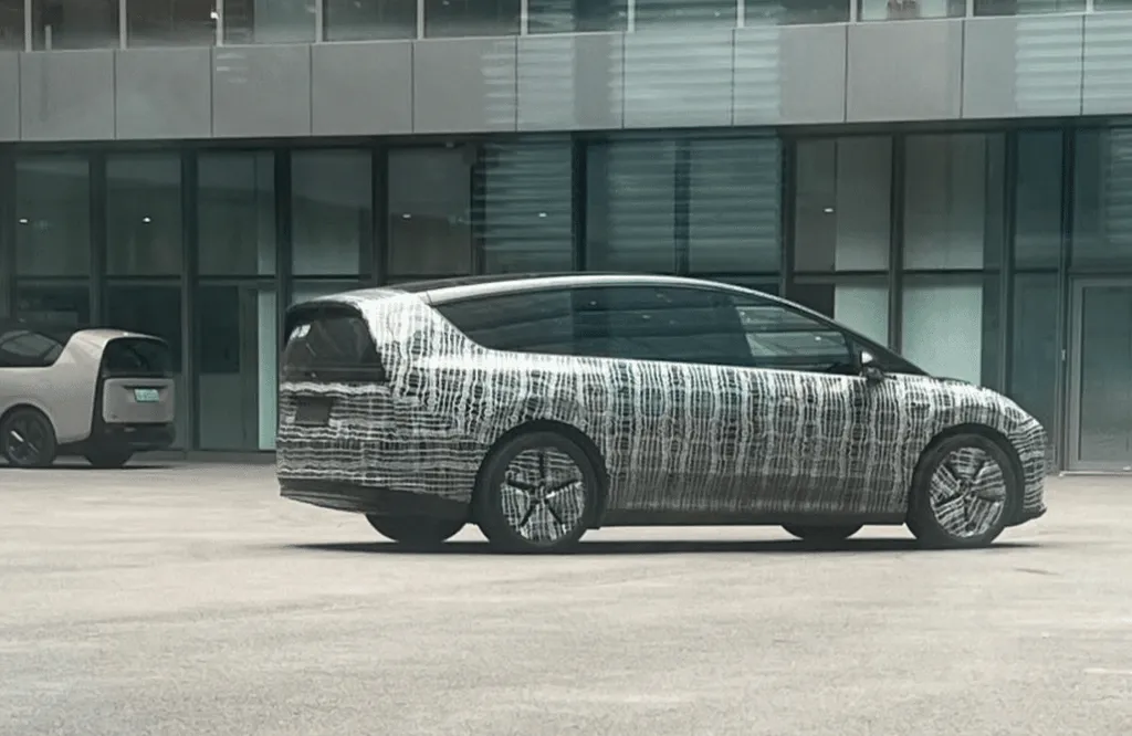 Li Auto Unveils Official Picture of New M8 All-Electric SUV