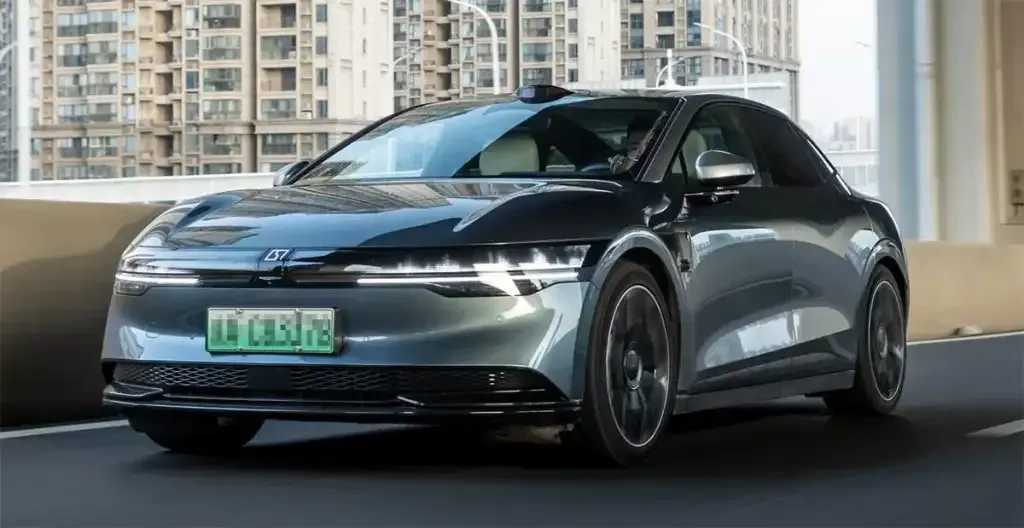 Zeekr Executive Responds to Cadillac's Weibo Comments