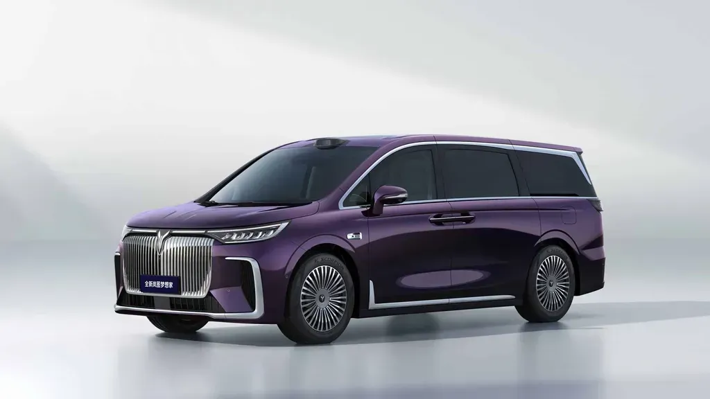 Voyah Introduces 2025 Dreamer MPV with Huawei Enhancements