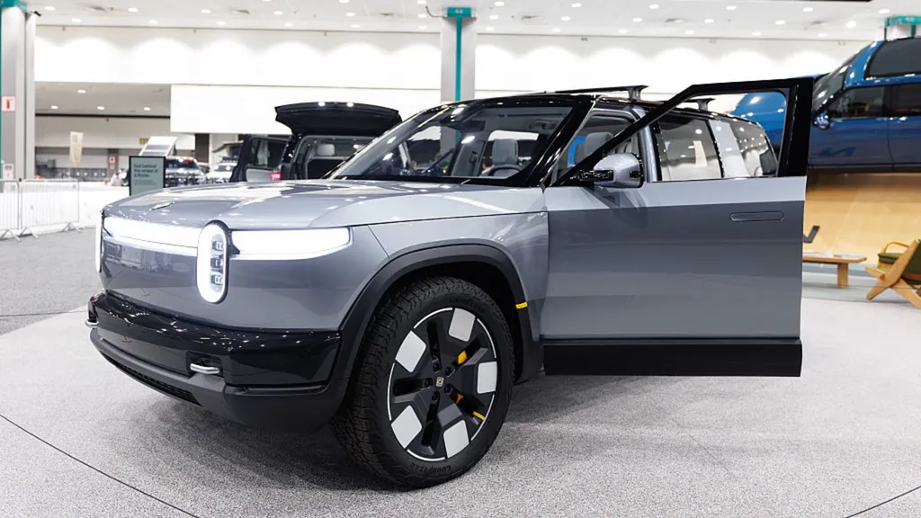 Uber to invest $1.25bn in Rivian for robotaxi fleet