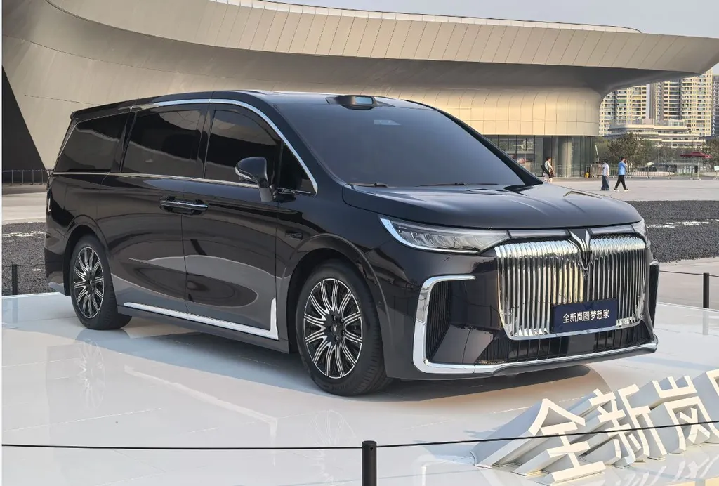 Voyah Dreamer MPV Launches Pre-Sales with Huawei Technology