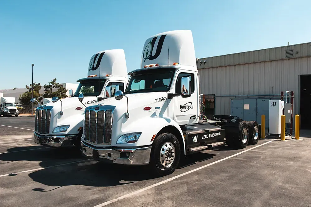 Universal Logistics Integrates Peterbilt 579EV Trucks