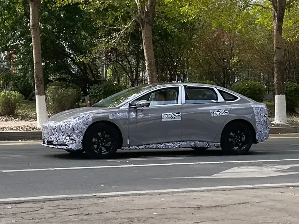 Hongqi EH5 Electric Sedan Testing Ahead of Production